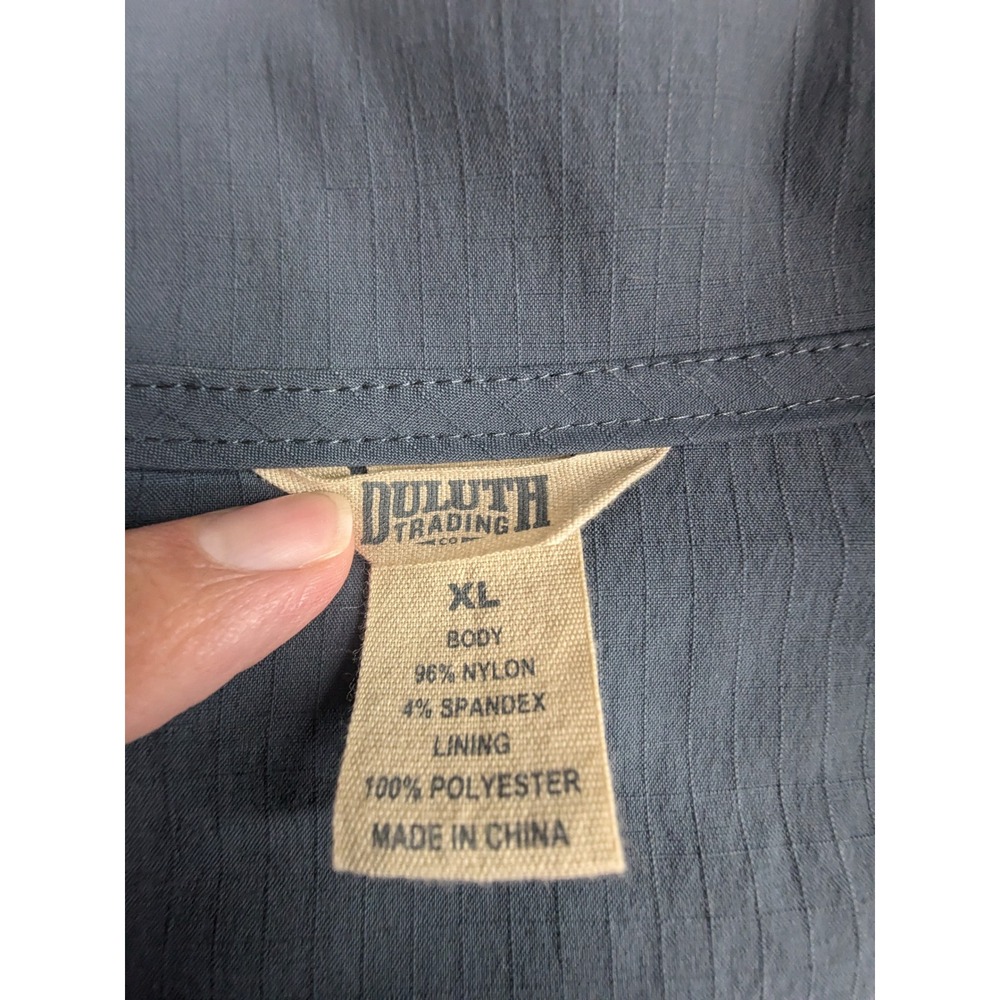 Duluth Trading Co Vest Mens XL Outdoor Utility Travel Multi Pocket‎ Lightweight - Picture 2 of 11
